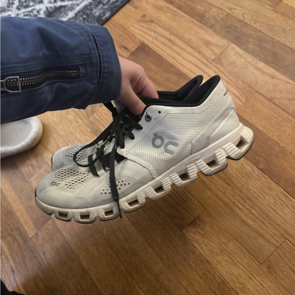 Women’s On Cloud X Running Shoes - Picture 2 of 3